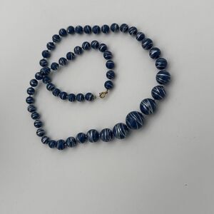 Vintage 1950s Blue Graduated Plastic Bead Necklace 24” Silver Swirl Mid Century